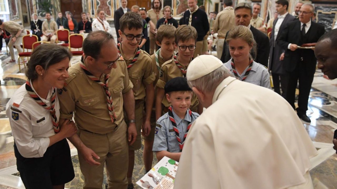 Vaticano Papa Desafia Escuteiros A Ser Semeadores De Esperan A E