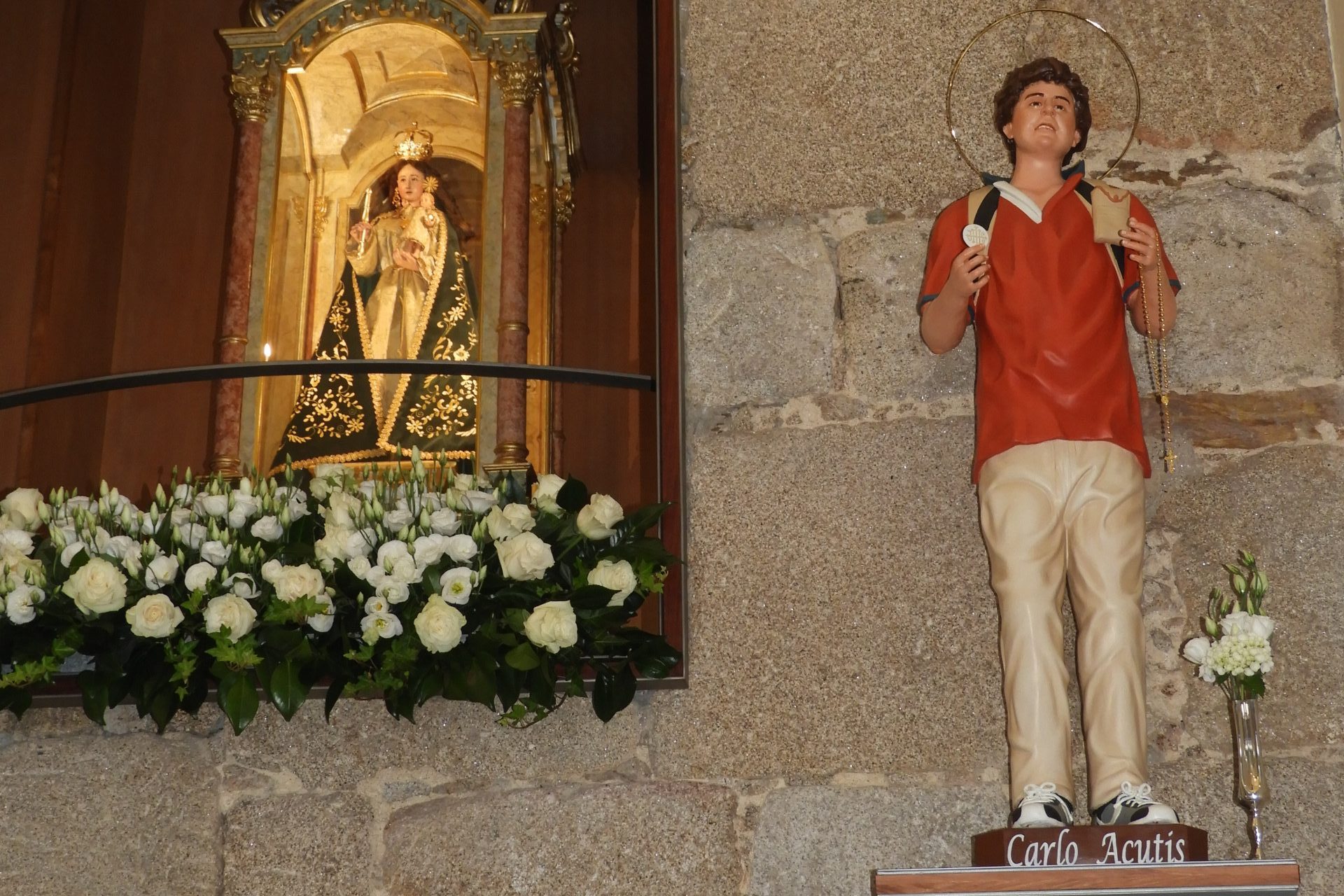 Braga Relíquia do beato Carlo Acutis entronizada em Arco de Baúlhe