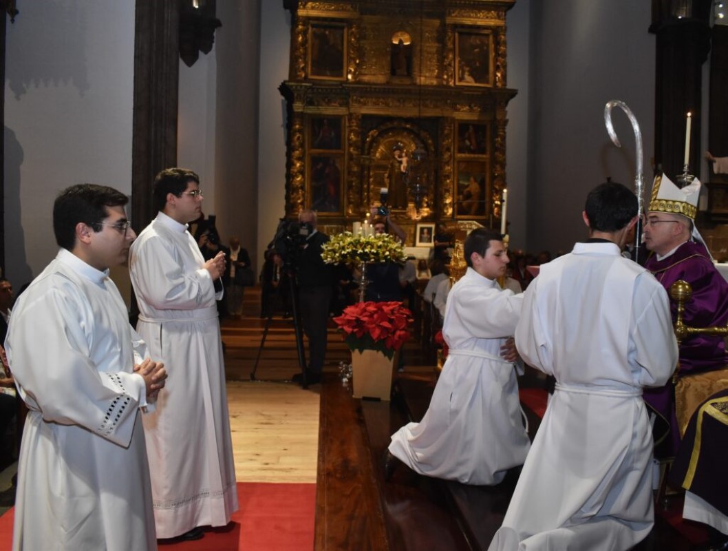 Madeira Bispo do Funchal ordena dois novos diáconos Agência ECCLESIA