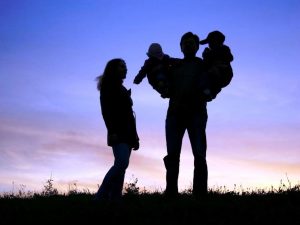 Igreja: «Nunca nos cansaremos de anunciar que a família é um recurso insubstituível» - D. Kevin Farrel
