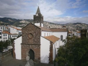Covid-19: Bispo do Funchal saúda início das celebrações comunitárias de forma «pacífica» e «serena»