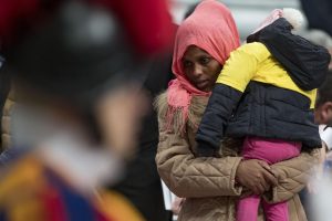Vaticano: Papa quer respostas adequadas e eficazes aos desafios junto dos migrantes