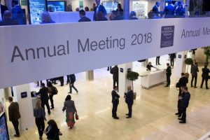 Davos: Papa lembra «sofrimento de milhões» no início da cimeira dos líderes mundiais