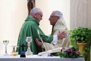 Vaticano: Papa concelebrou com patriarca da Igreja de Antioquia dos Greco-Melquitas e manifestou solidariedade aos católicos no Médio Oriente