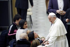 Igreja/Saúde: Papa destaca responsabilidade da sociedade «não abandonar» quem se confronta com o «fim da vida»