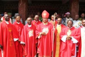 África: Vaticano explica substituição de bispo contestado na Nigéria