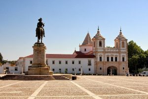 Alentejo: Arcebispo de Évora fala do «privilégio» de ter o santuário à Rainha de Portugal - Emissão 06-12-2020