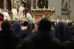 Vaticano: «Que não nos aconteça olhar mais para o ecrã do telemóvel do que para os olhos do irmão», pede Papa aos consagrados