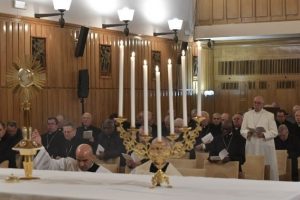 Vaticano: «Acreditar na misericórdia», convite do pregador português no retiro do Papa
