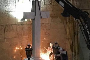 Espanha: Autoridades municipais de Alicante tiraram cruz histórica de adro de uma igreja
