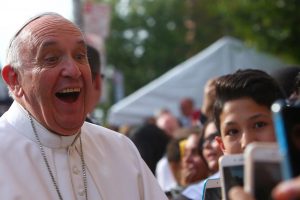 Vaticano: Papa convida jovens a viver para lá dos «gostos» nas redes sociais