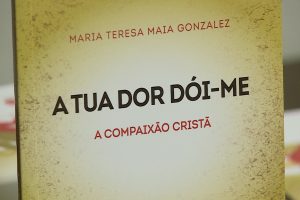 Publicações: «A tua dor dói-me» é o novo livro de Maria Teresa Maia Gonzalez