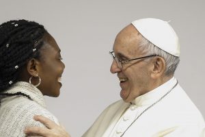 Vaticano: Papa denuncia «crime» da exploração sexual das mulheres