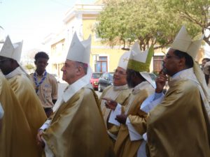 Igreja: Episcopados lusófonos propõem ao Papa que o português seja «língua oficial» no Sínodo dos Bispos