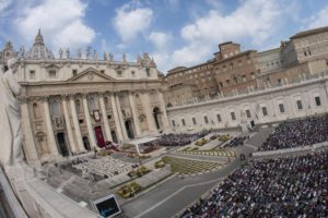 Vaticano: Papa celebra festa da Misericórdia com milhares de pessoas e desafia católicos a «deixar-se perdoar»