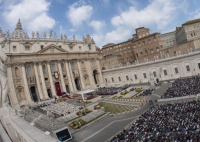 Vaticano: Papa celebra festa da Misericórdia com milhares de pessoas e desafia católicos a «deixar-se perdoar»
