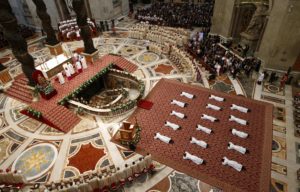 Vaticano: Papa preside à ordenação de 16 sacerdotes e pede padres misericordiosos
