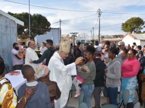 Setúbal: Bispo celebrou Missa da Ressurreição no Bairro do 2.º Torrão e destacou a importância do acesso a «casas dignas e emprego»