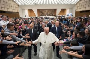 Vaticano: Papa desafia jovens católicos a construir «pontes»