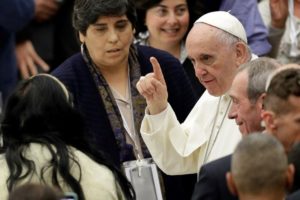 Vaticano: Papa chama atenção para as pobrezas deste tempo, «materiais e espirituais»