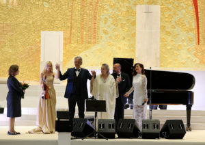 Fátima: Andrea Bocelli rezou na Capelinha antes de recital de «ação de graças» pelo Centenário das Aparições (c/vídeo)