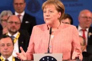Igreja/Refugiados: Angela Merkel distinguida em Assis