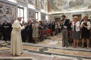 Vaticano: Papa critica aborto de bebés com deficiência