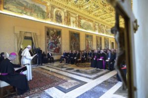 Vaticano: Papa desafia educadores católicos a «globalizar a esperança»