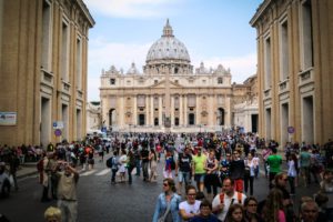 Vaticano: Número de católicos cresce no mundo, com impulso de África