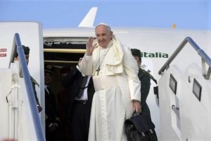 Irlanda: Papa partiu para Dublin de coração voltado para a «salvaguarda do valor do matrimónio e da família»
