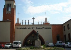 Vocações: «Igreja olha com esperança, confiança e amor» para adolescentes e jovens, diz bispo de Aveiro
