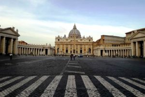 Vaticano: Conselho de Cardeais manifesta «plena solidariedade» ao Papa