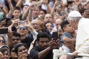 Vaticano: Papa pede fim do insulto e palavrões contra os pais (c/vídeo)