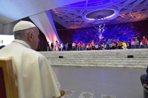 Vaticano: Participantes no Sínodo dos Bispos sobre a juventude encontraram-se com sete mil jovens
