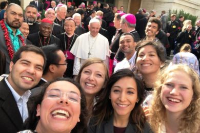 Sínodo 2018: Papa oferece presente aos participantes
