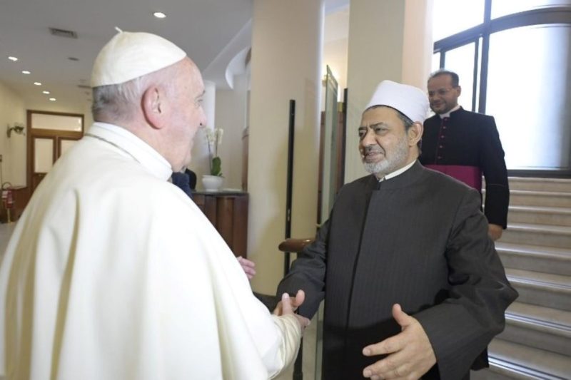 Vaticano: Papa prosseguiu diálogo com líder da comunidade sunita