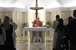 Vaticano: Papa lembra perseguição aos cristãos que se estende «ao bairro, à paróquia»