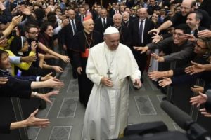 Sínodo 2018: Papa participa em encontro intergeracional com jovens e idosos