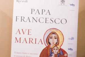 Vaticano: Novo livro do Papa dedicado à oração da Ave-Maria