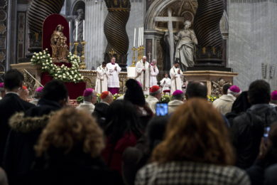 Vaticano: Papa evoca «grito» dos pobres e diz que atenção aos necessitados «não é moda de um pontificado»