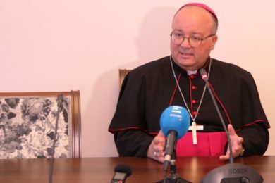 Vaticano: Papa nomeia arcebispo que investigou casos de abusos sexuais como secretário-adjunto da Congregação para a Doutrina da Fé