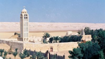 Egito: Sete cristãos mortos num ataque perto do Mosteiro de São Samuel