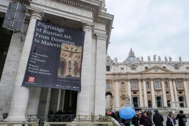 Vaticano: Papa visitou mostra dedicada a arte russa