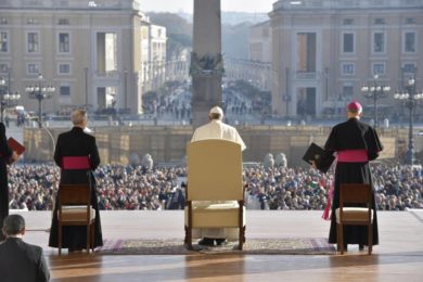 Vaticano: Papa destaca Nossa Senhora como «modelo» numa audiência pública que contou com peregrinos de Fátima