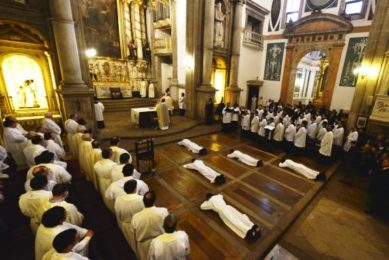 Porto: Diocese em festa com ordenação de um padre e quatro diáconos