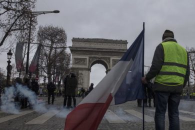 França: Falta de escuta conduziu a manifestações, mas «diálogo» é o caminho
