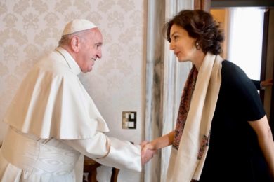 Vaticano: Papa encontrou-se com diretora-geral da UNESCO