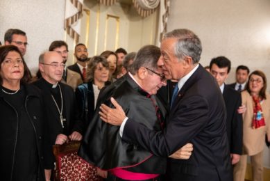 Igreja: Presidente da República condecorou cónego João Seabra