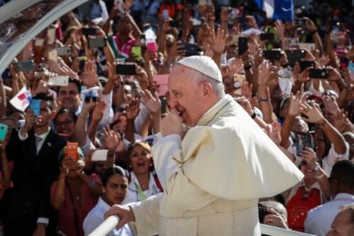 Publicações: Para criticar o Papa vale (quase) tudo, incluindo «fake news»