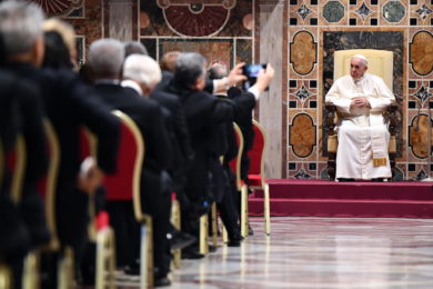 Vaticano: Papa pede aos governantes «que escutem as vozes dos povos e busquem soluções concretas para o seu maior bem»